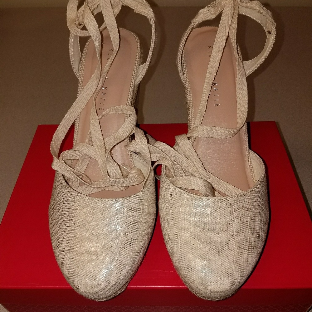 *NWT* Espadrille Wedges